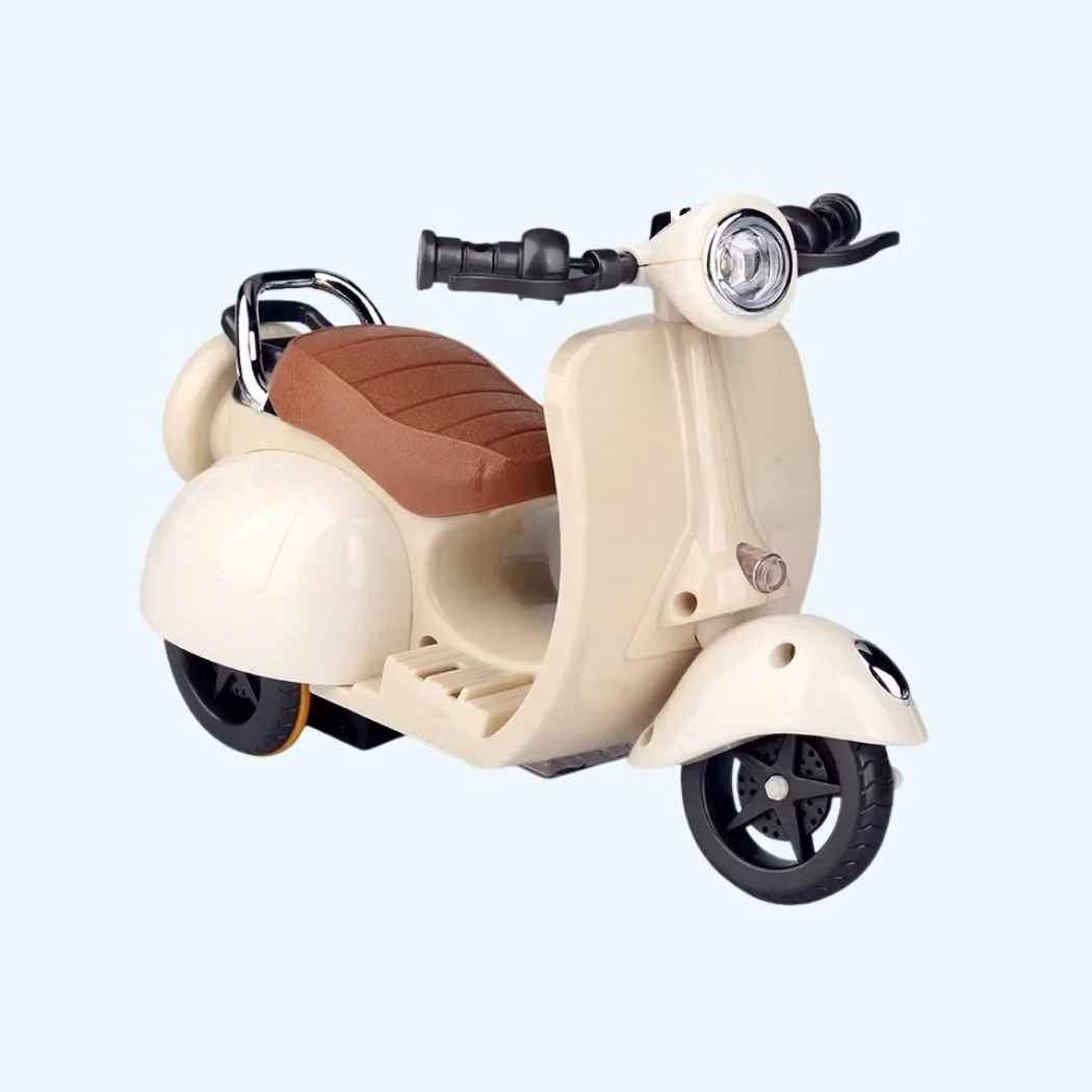 Img_07_2025_Scooter_Electrique_Pour_Peluche_Style_Labubu_10.Jpg Electric scooter for Labubu-style plush toy in beige Vespa style on light blue background.