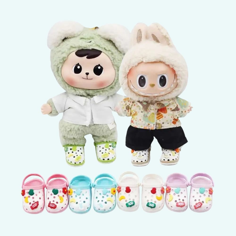 Img_07_2025_Sabots_Style_Crocs_Pour_Peluche_Labubu_1.Jpg Crocs-Style Shoes for Labubu Plush img 07 2025 Sabots style Crocs pour peluche Labubu 1